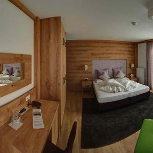 Deluxe Zimmer mit Kingsize-Bett
